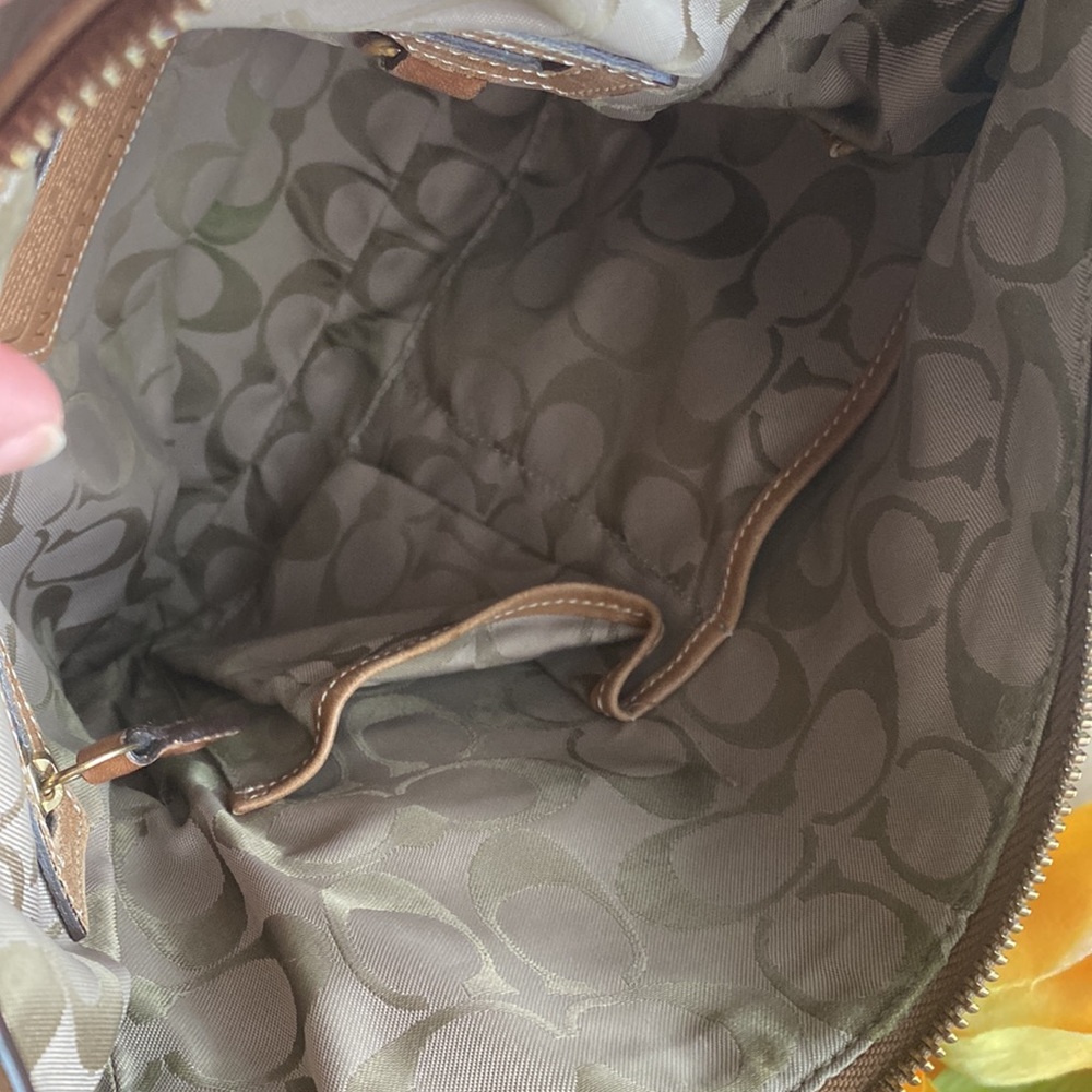 Coach leather sling/shoulder bag, adjustable strap - Picture 10 of 10